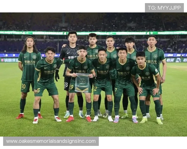 王钰栋赛后点评：防守为主安东在休息室狂欢庆祝胜利