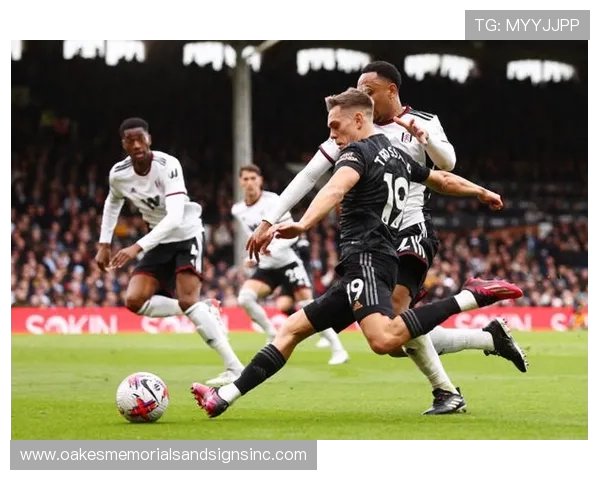 特罗萨德破门助力阿森纳成本赛季英超首支10名球员联赛进球球队